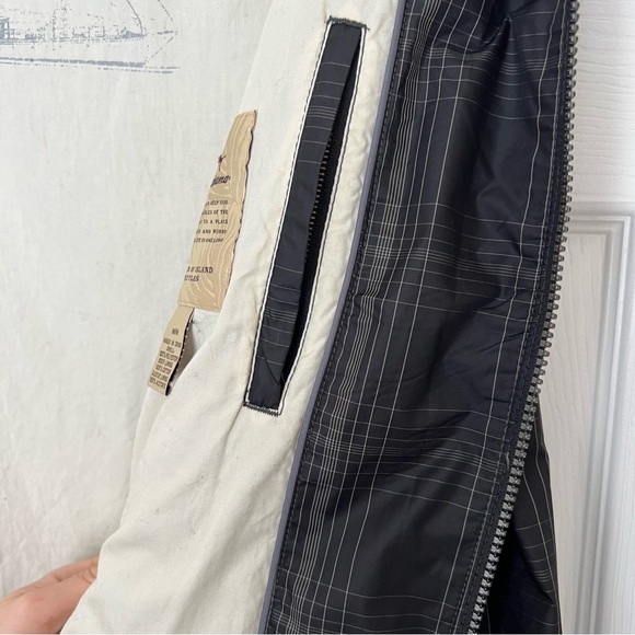 Tommy Bahama Windbreaker jacket - Picture 7 of 7